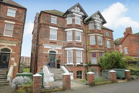 2 bedroom apartment for sale - Bouverie Road West, Folkestone, CT20