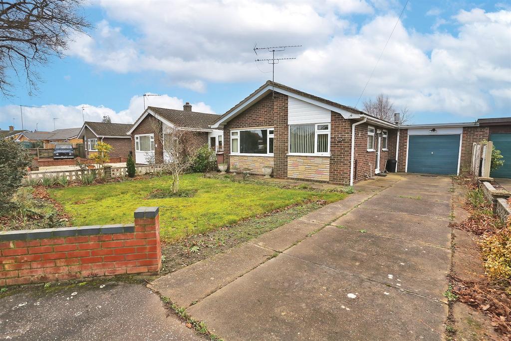 Common Road, Hemsby, NR29 2 bed detached bungalow for sale £270,000