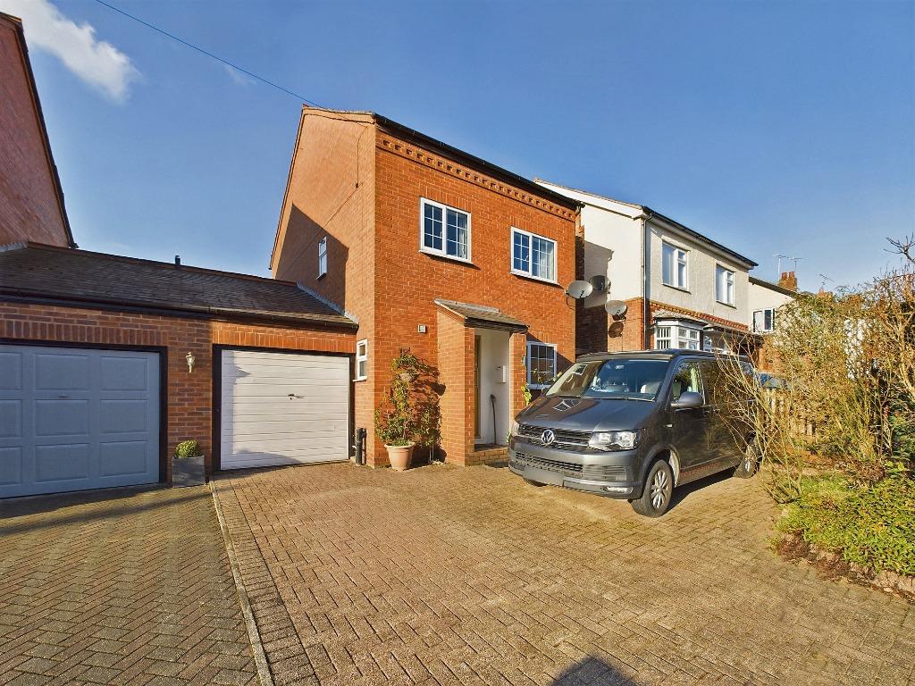 Heath Lane, Boughton, Chester, CH3 4 bed link detached house for sale
