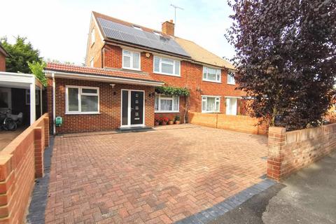 5 bedroom detached house to rent, Windsor,  Berkshire,  SL4