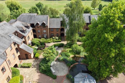 Dolphin Court, Kingsmead Road