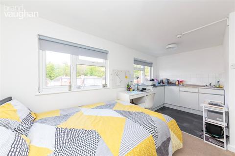 5 bedroom semi-detached house to rent, Lower Bevendean Avenue, Brighton BN2