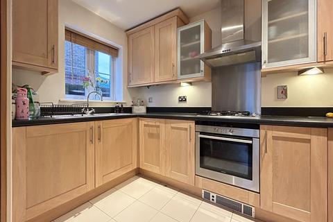 2 bedroom apartment for sale - Summer Court, Sindlesham, Wokingham, Berkshire, RG41