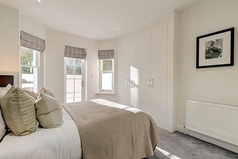 2 bedroom flat to rent, Lexham Gardens, London, W8
