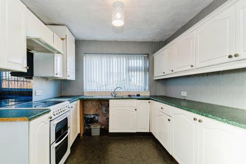 3 bedroom semi-detached house for sale - Lingfield Crescent, Wigan, WN6