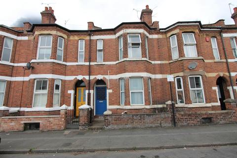 5 bedroom terraced house to rent, George Street, Leamington Spa, CV31