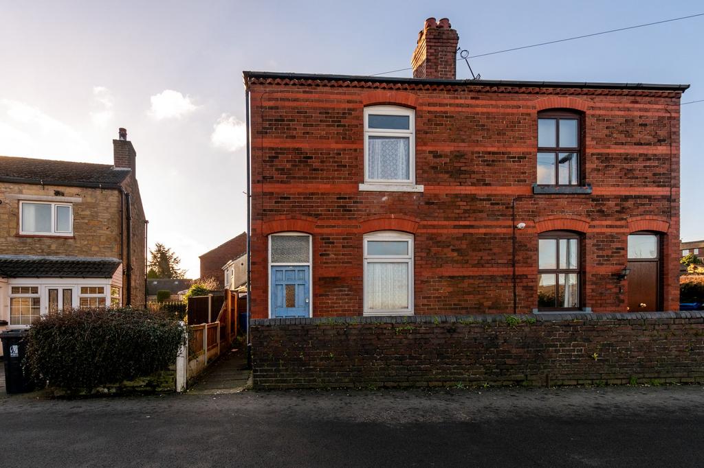 Park Road, Billinge, WN5 2 bed semidetached house for sale £130,000