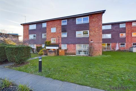 1 bedroom apartment for sale, Newlands Court, Addlestone Park, Addlestone, Surrey, KT15