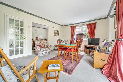 18 Farm Close, Purley On Thames, Reading, RG8 8BA