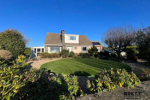 4 bedroom detached house for sale, Bunkers Hill, Milford Haven, Pembrokeshire. SA73 1AG