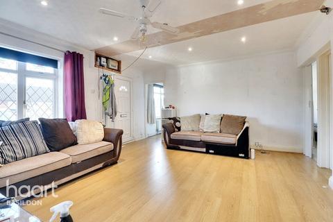 2 bedroom semi-detached bungalow for sale - Basildon Drive, Basildon