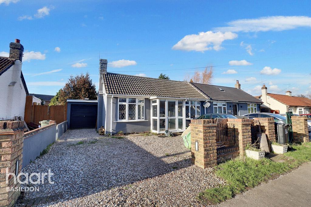 Basildon Drive, Basildon 2 bed semidetached bungalow for sale £300,000