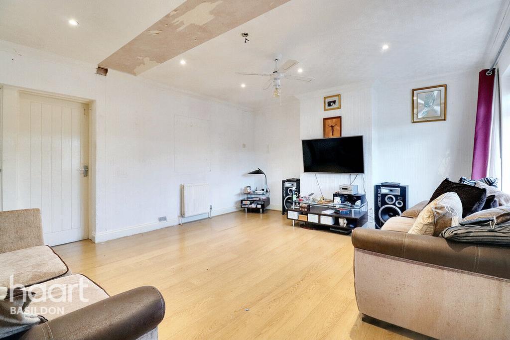Basildon Drive, Basildon 2 bed semidetached bungalow for sale £300,000