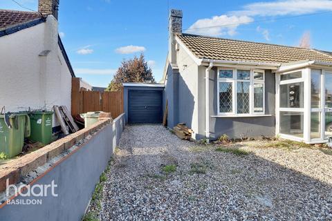 54 Basildon Drive, Basildon, SS15 5RN