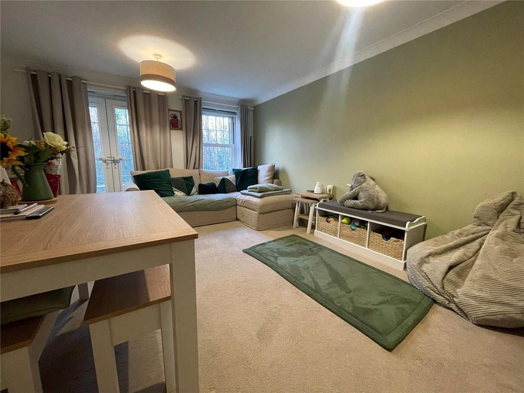 Bicester, Oxfordshire OX26 2 bed apartment for sale £237,500