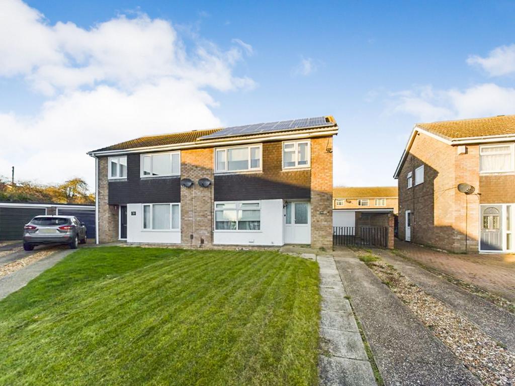 Clare Road, Huntingdon, Cambridgeshire. 3 bed semidetached house for