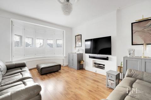 49 Ravenscourt Drive, Hornchurch, RM12 6HP