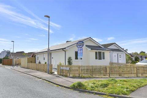 2 bedroom bungalow for sale, Heathfield Road, West Moors, Ferndown, Dorset, BH22