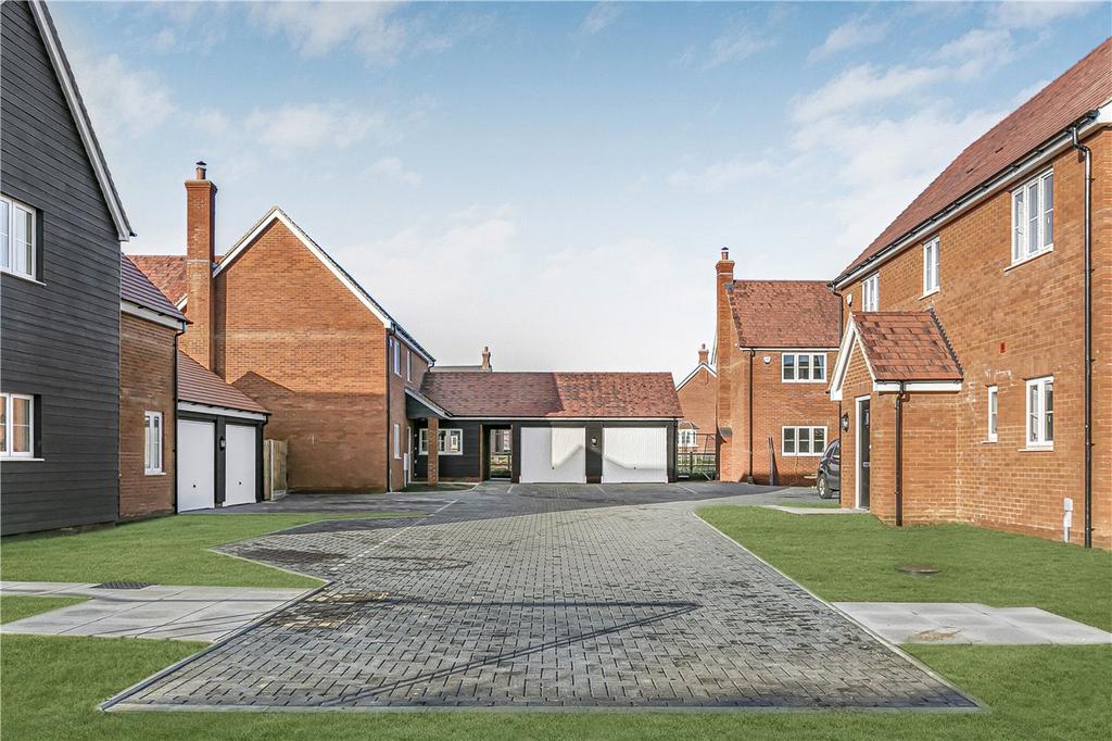 Shefford Road, Meppershall, Shefford, Bedfordshire 3 bed detached house