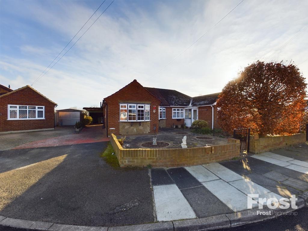 Ashgrove Road, Ashford, Surrey, TW15 2 bed bungalow for sale £415,000