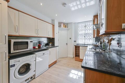 3 bedroom flat to rent, New Cavendish Street, Fitzrovia, London, W1W