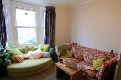 2 bedroom terraced house to rent, 5 Leighton Road Cheltenham GL52 6BD