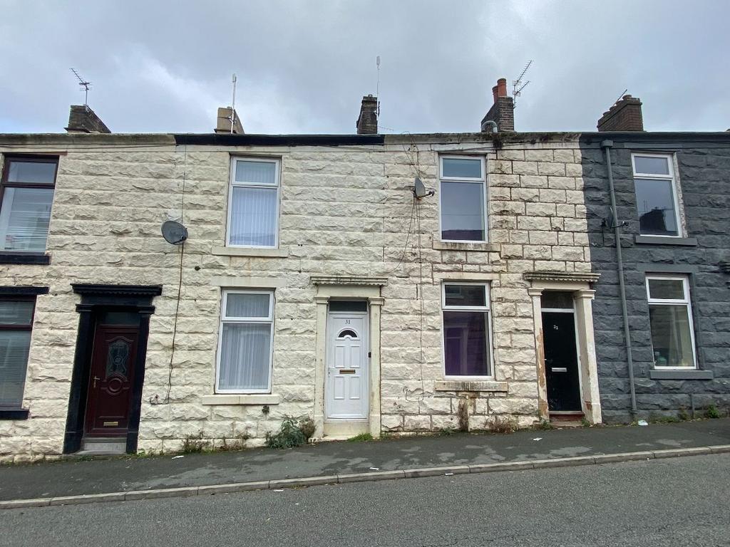 Olive Lane, Darwen 2 bed terraced house £550 pcm (£127 pw)