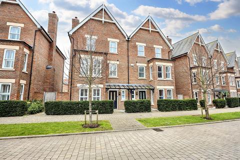 5 bedroom semi-detached house for sale, Wyvern Way, Burgess Hill, RH15