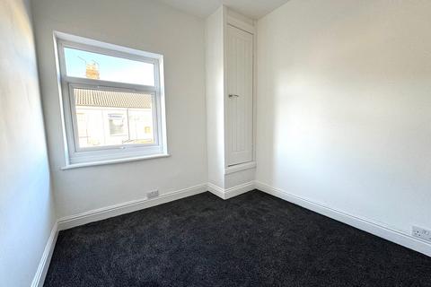 2 bedroom terraced house to rent, Colenso Avenue, Holland Street, HU9, Hull, HU9