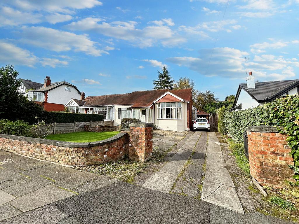 Worsley, Manchester M28 3 bed semidetached bungalow for sale £435,000