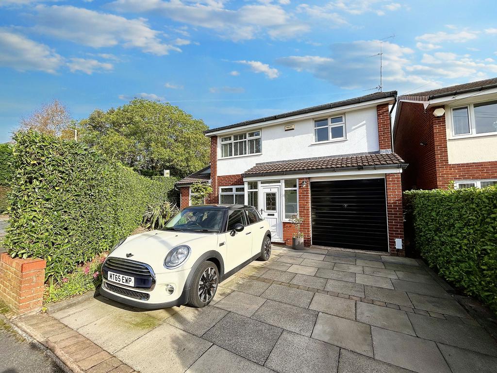 Morley Avenue, Manchester M27 3 bed detached house for sale £365,000