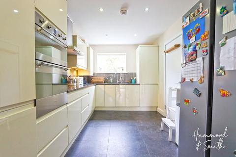 1 Meadow View Ivy Chimneys, Epping, CM16 4FL
