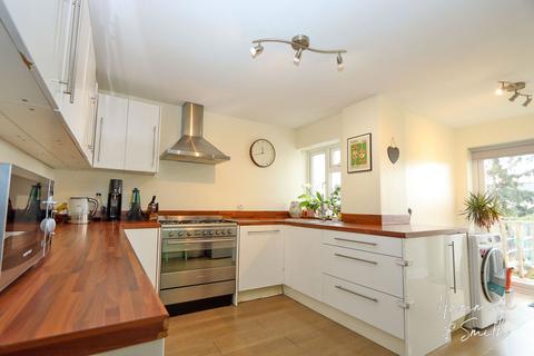 43 Allnutts Road, Epping, CM16 7BE