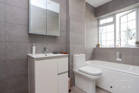 43 Allnutts Road, Epping, CM16 7BE