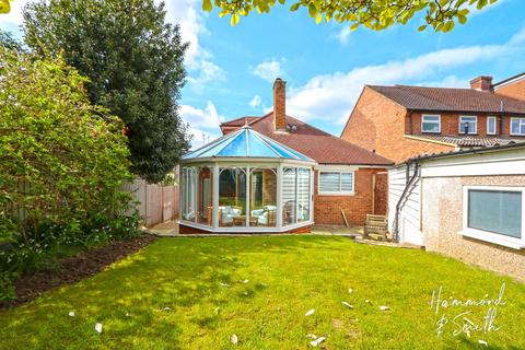 2 bedroom detached bungalow for sale, Epping, Epping CM16