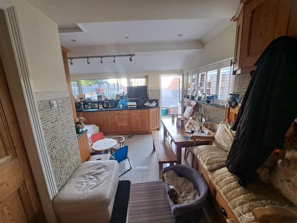 Saron Road, Saron, Ammanford, SA18 3 bed detached house for sale £299,950