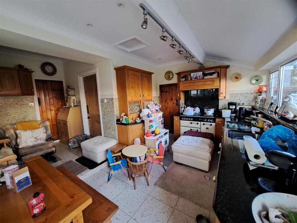 Saron Road, Saron, Ammanford, SA18 3 bed detached house for sale £299,950