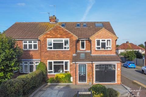 18 Barnfield, Epping, CM16 6RL