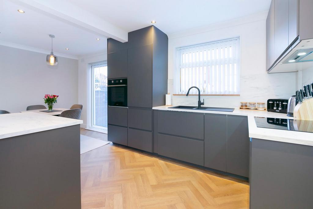 126 Thoresby Road, York, YO24 3EP 2 bed semidetached house for sale