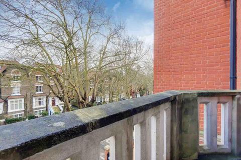 4 bedroom flat to rent, Fitzjohns Avenue,  London,  NW3