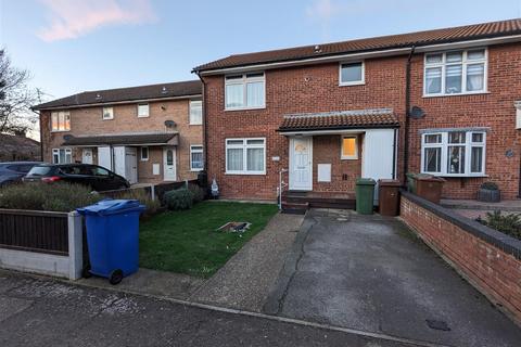 12 Elizabeth Close, Tilbury, RM18 8EW
