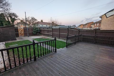 12 Elizabeth Close, Tilbury, RM18 8EW