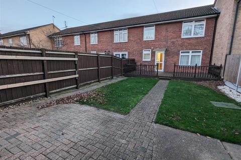 12 Elizabeth Close, Tilbury, RM18 8EW
