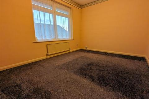 12 Elizabeth Close, Tilbury, RM18 8EW