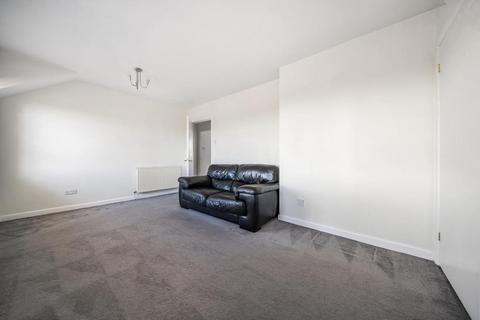 Flat 5, Tudor Court Bath Road, Thatcham, RG18 3HB