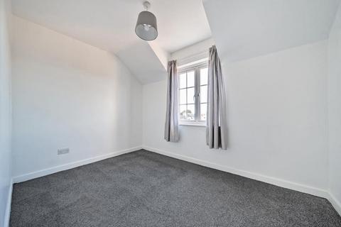 Flat 5, Tudor Court Bath Road, Thatcham, RG18 3HB