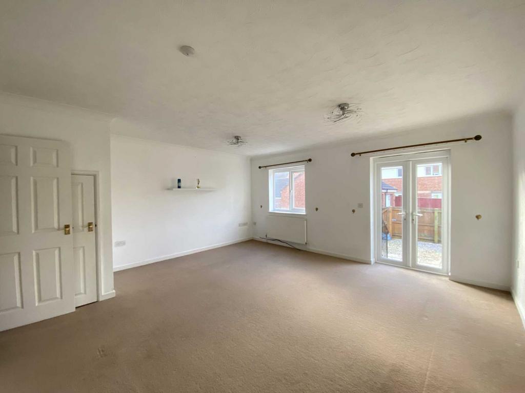 Milton Close 3 bed semidetached house for sale £299,950