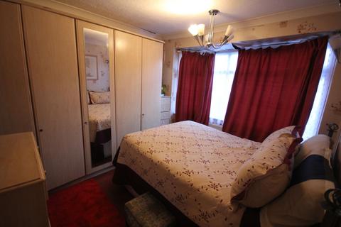 4 bedroom semi-detached house for sale, Woodbrook Road, London, SE2