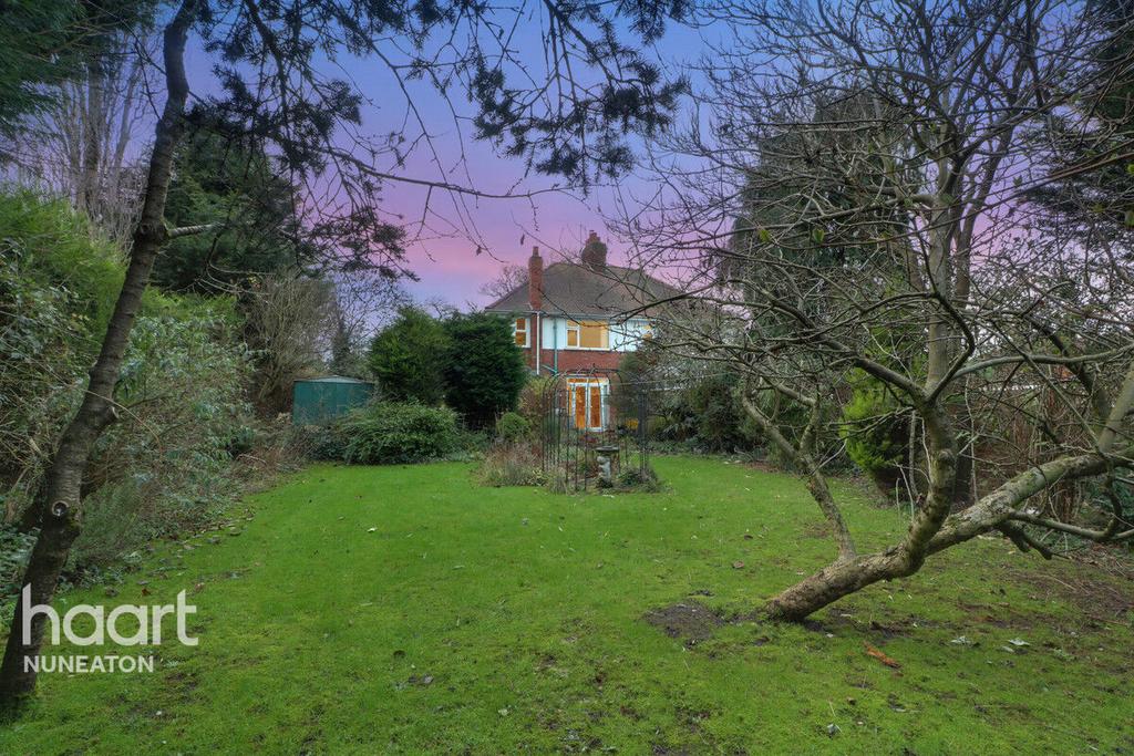 Weddington Road, Nuneaton 3 bed semidetached house for sale £300,000