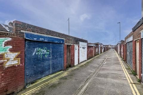 2 bedroom terraced house for sale, Percy Road, Southsea